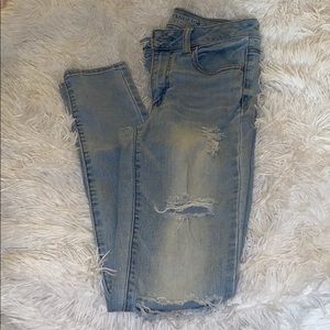 AE LIGHT WASHED JEANS